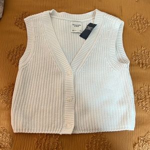 Brand New Abercrombie & Fitch white vest!